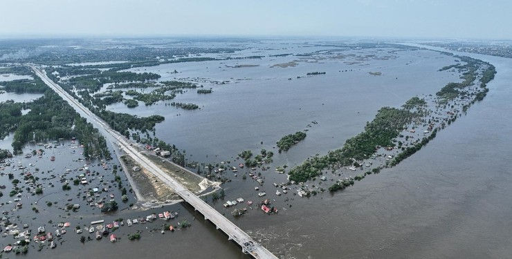 На юге Украины может появиться пустыня из-за подрыва Каховской ГЭС.