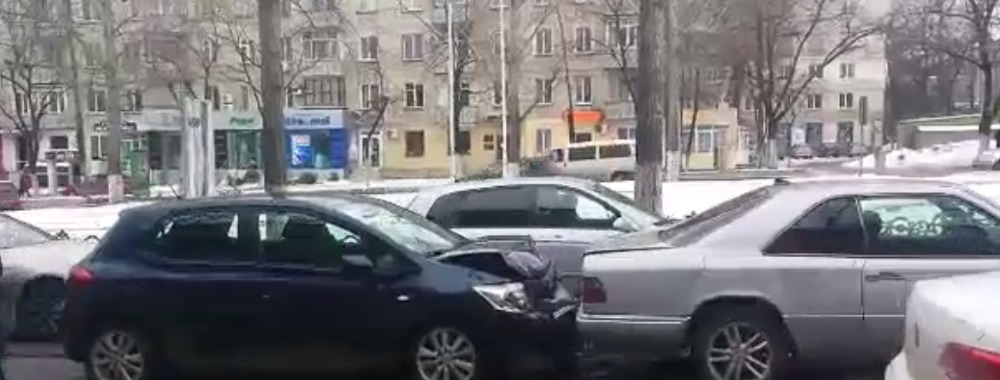 Un accident în lanț a avut loc în după-amiaza acestei zile, 14 februarie, pe bulevardul Grigore Vieru din capitală.