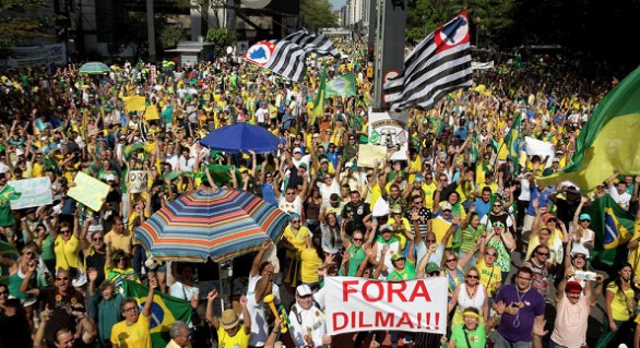 Camera inferioară a parlamentului brazilian a lansat joi procedurile de impeachment în cazul președintei țării, Dilma Rousseff.