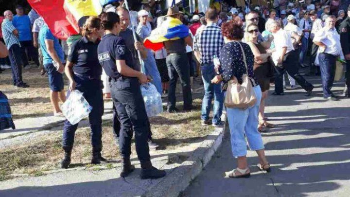 Năstase: Polițiștii care au dat apă protestatarilor DA, criminali în uniformă