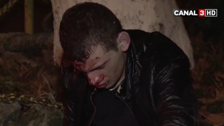 Poliţia i-a identificat pe bărbaţii de origine arabă care au snopit în bătaie un tânăr la Buiucani. Foto: captură video