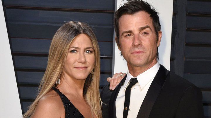 Jennifer Aniston şi Justin Theroux nu ar fi fost căsătoriţi legal.