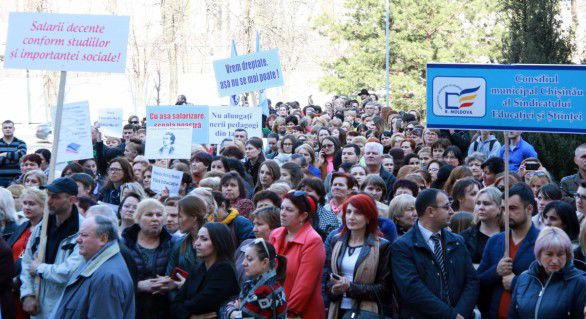 Sindicatele din domeniul educației ies și astăzi la protest. 