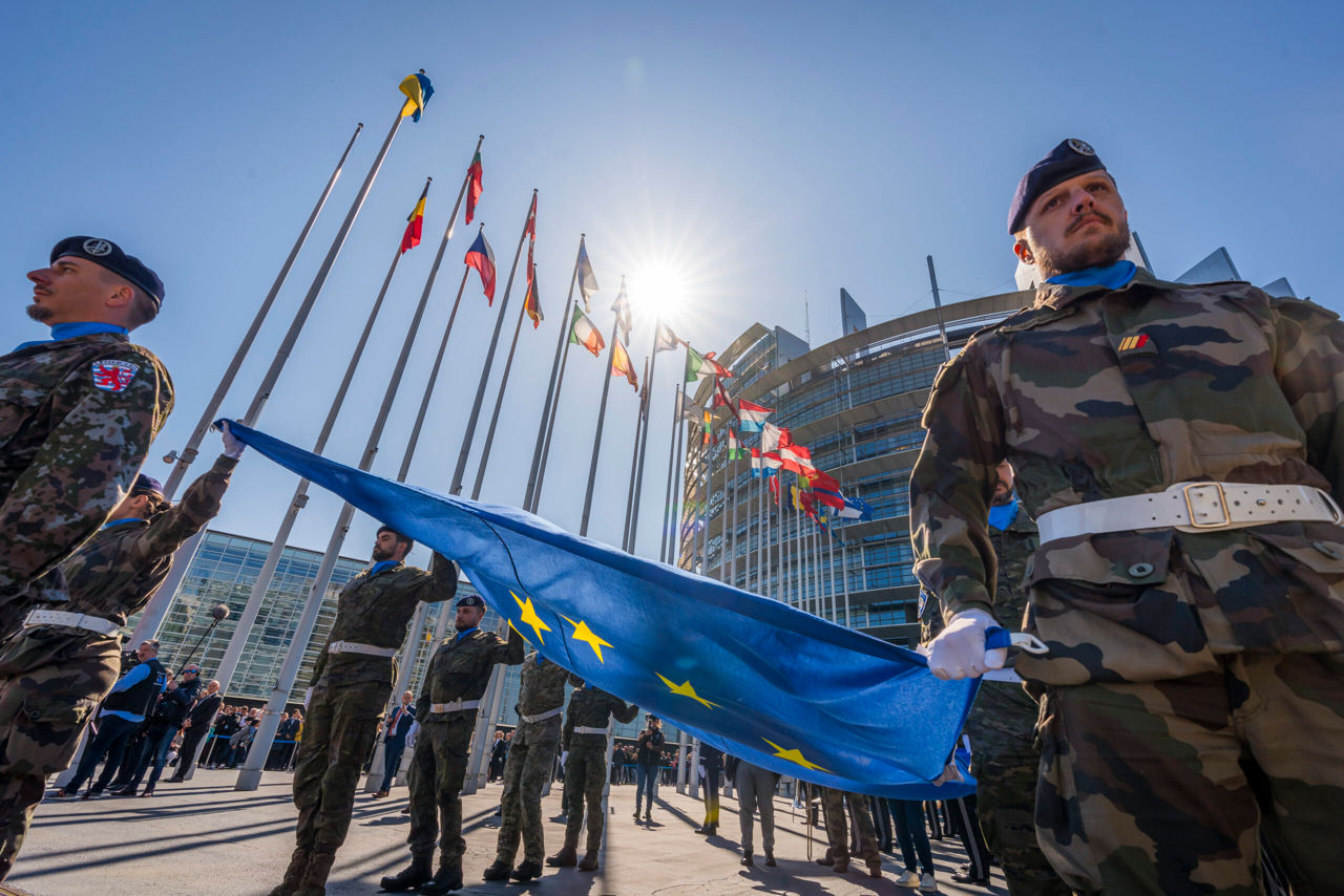 СМИ: запросы на оборонные кредиты в рамках программы ЕС превысили плановые 150 млрд евро.