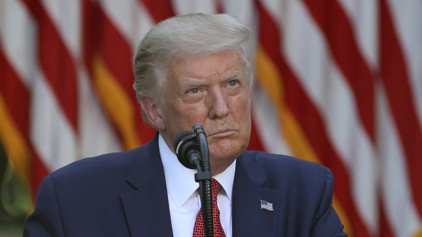 Трамп пожаловался, что про него написали сразу две плохие книги.