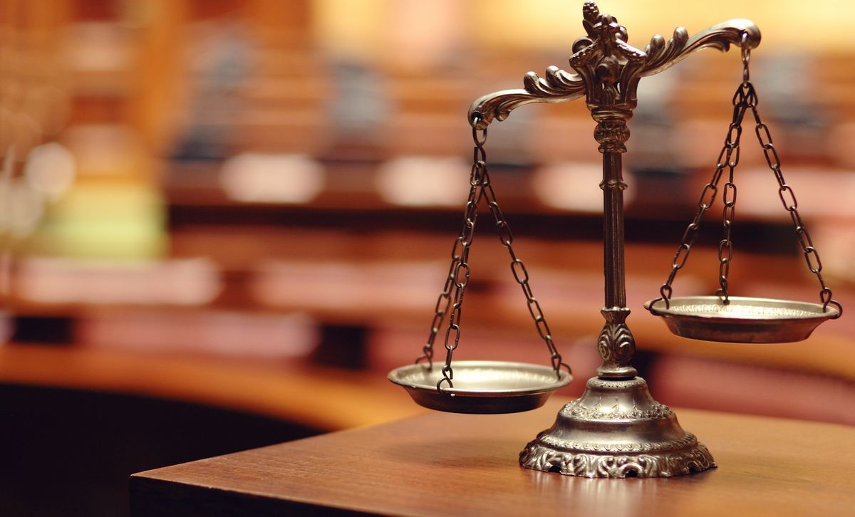 Un executor judecătoresc trebuie să plătească o amendă de trei mii de lei. 