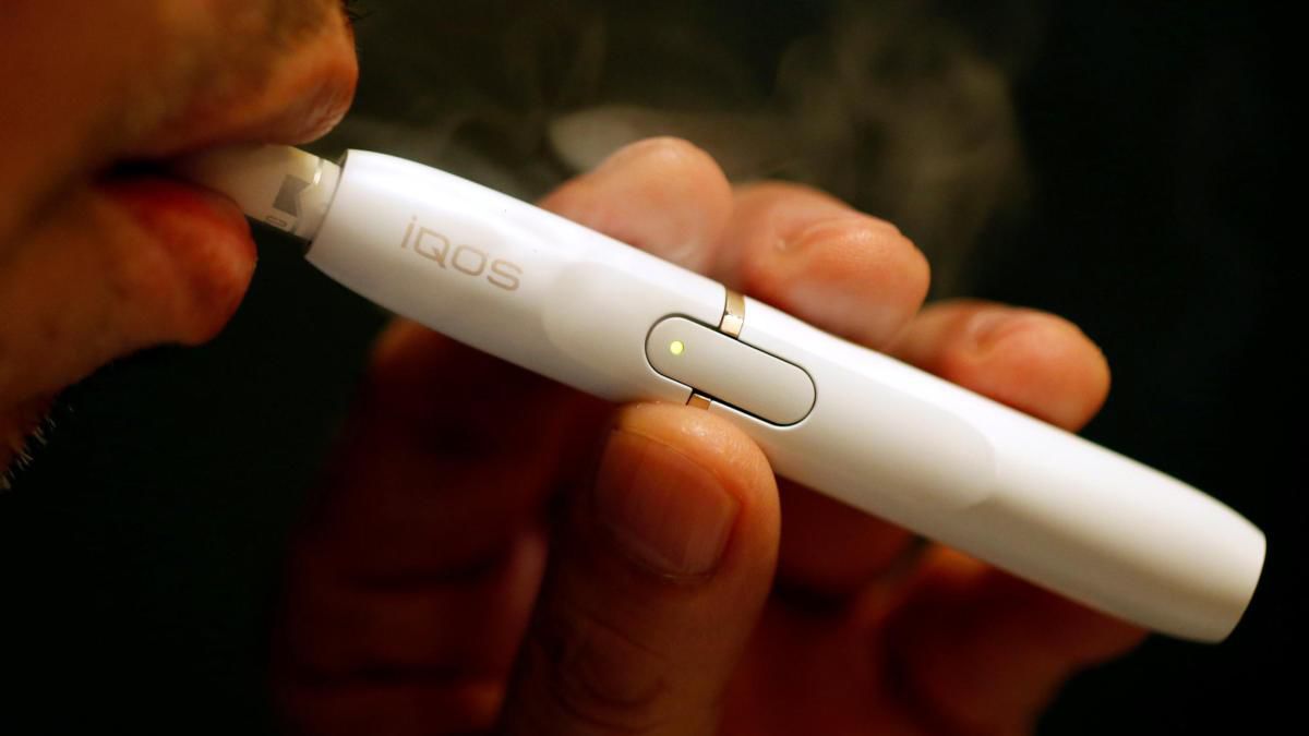 Dispozitivele tip iQOS mai nocive decât tigările obişnuite. 