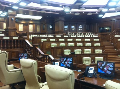 În premieră absolută pentru Republica Moldova, toţi secretarii generali ai partidelor parlamentare au ajuns deputaţi, ca urmare a alegerilor din 30 noiembrie 2014.