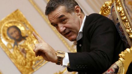 Tribunalul Constanța trebuie acum să trimită sentința către penitenciarul Poarta Albă pentru ca autoritățile să declanșeze procedurile de eliberare a omului de afaceri.