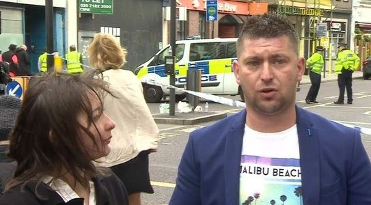 Florin Morariu, originar din Iași, nu se consideră un erou pentru că i-a fost teamă, după cum a mărturisit chiar el, dar în același timp, n-a putut să stea deoparte când oamenii nevinovați erau măcelăriți pe străzi. 
