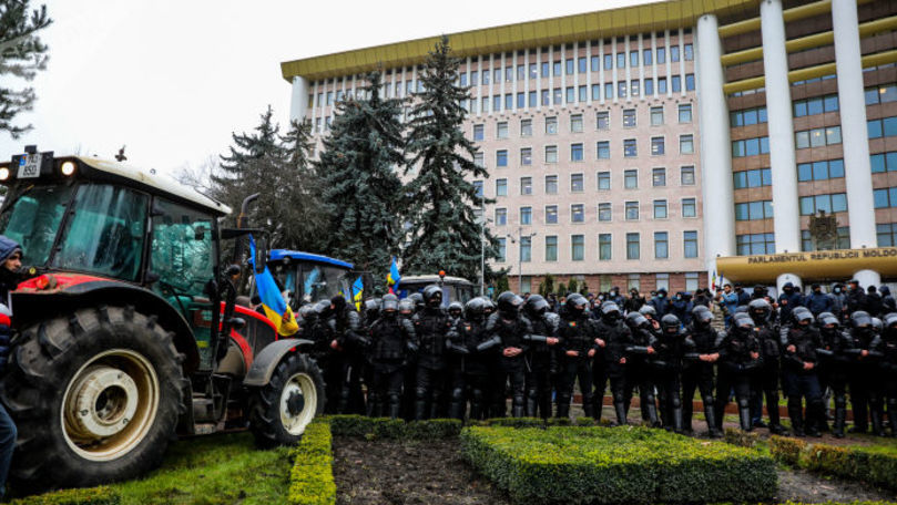 Войку: Наезд трактором на ступени парламента - это не мирный протест.