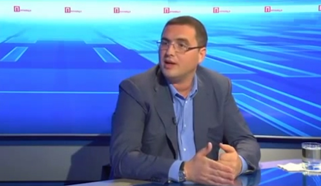 Ренато Усатый: «Американское посольство превращу в караоке!»