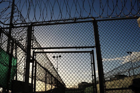 Потерпевший рассказал, что его часто били, а временами морили голодом и жаждой. Фото: fedpress.ru.