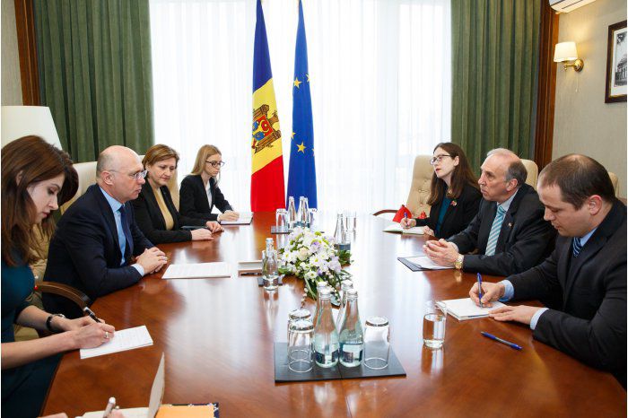 Filip s-a întâlnit cu ambasadorul SUA la Chișinău, James Pettit