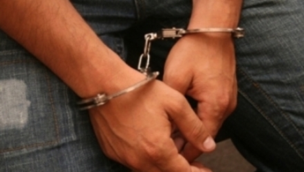 Trei indivizi cu vârste cuprinse între 30 și 41 de ani sunt suspectați de mai multe furturi de cazane. Suspecții acționau pe șantierele din capitală.