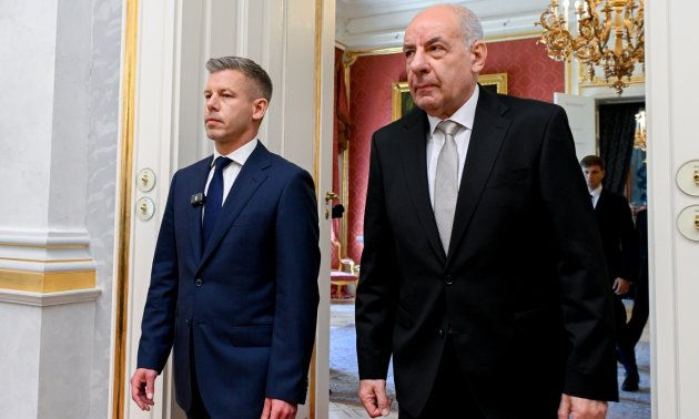 Премьер-министр Венгрии инициировал процедуру отстранения президента.