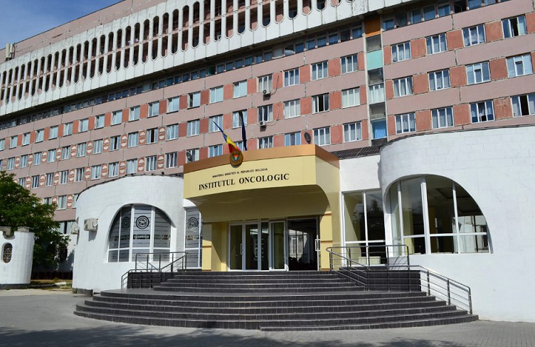 Суд выдал ордер на арест завотделением Института онкологии.