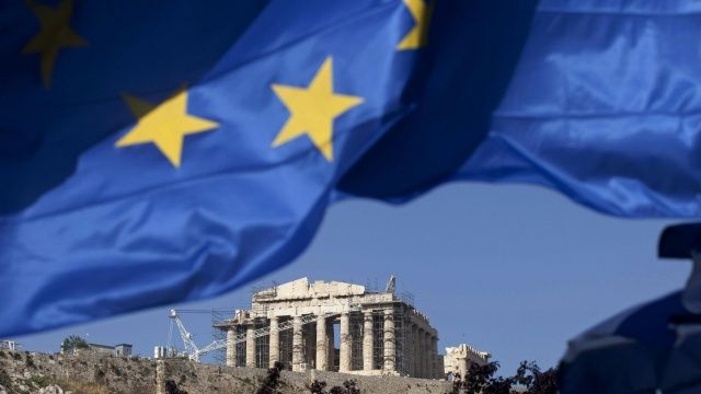 Документ о финансовой помощи Греции на общую сумму в 86 млрд евро в виде кредитов был подписан в середине 2015 г.