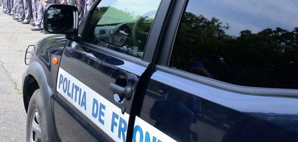 Afganii au declarat autorităţilor că au intrat pe teritoriul României traversând râul Prut cu o barcă pneumatică. Foto: deschide.md
