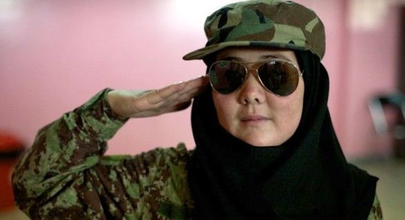 Ministerul Apărării din Afganistan doreşte să atragă mai multe femei în rândurile armatei.
