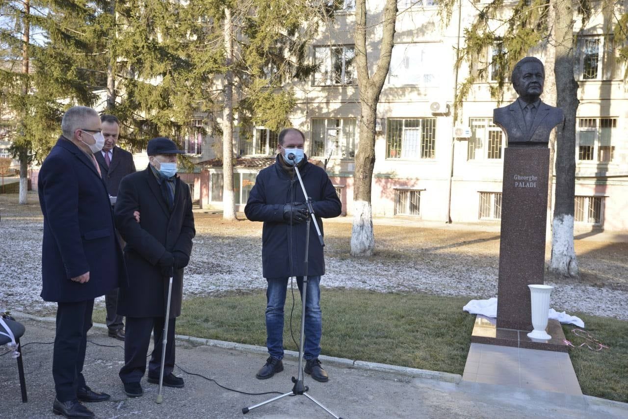 Ион Чебан принял участие в открытии бюста академика Георге Палади.