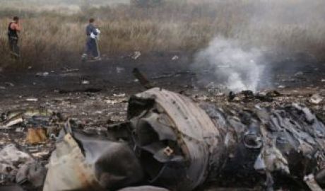 Imaginile din satelit publicate de Rusia la câteva zile după prăbuşirea zborului Malaysia MH17 au fost falsificate. Foto: stiridebuzau.ro
