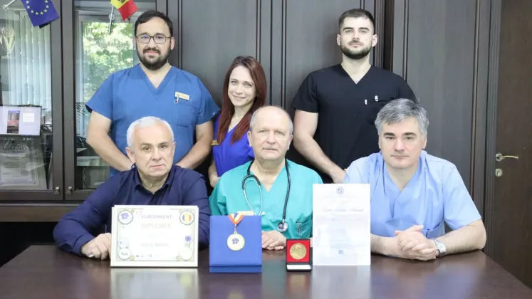 Золотые медали для хирургов из Кишинёва за инновационный метод лечения рака печени.