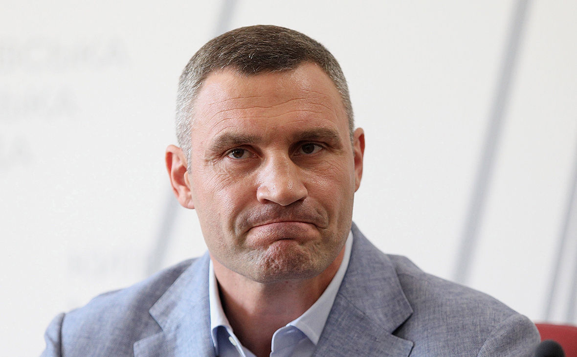 Кличко призвал киевлян запастись теплой одеждой и одеялами.