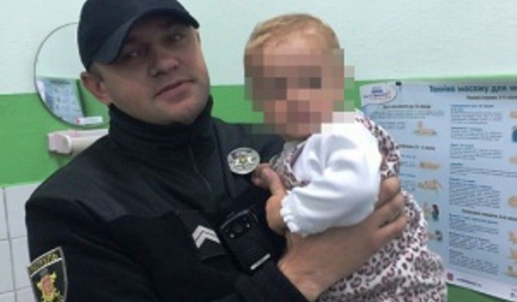 Мать оставила детей умирать посреди улицы в Черновцах.