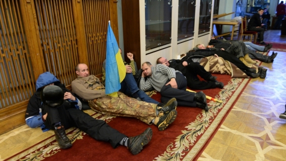 За время пребывания «майдановцев» в мэрии оттуда неоднократно поступали сообщения о кражах. Фото: izvestia.ru