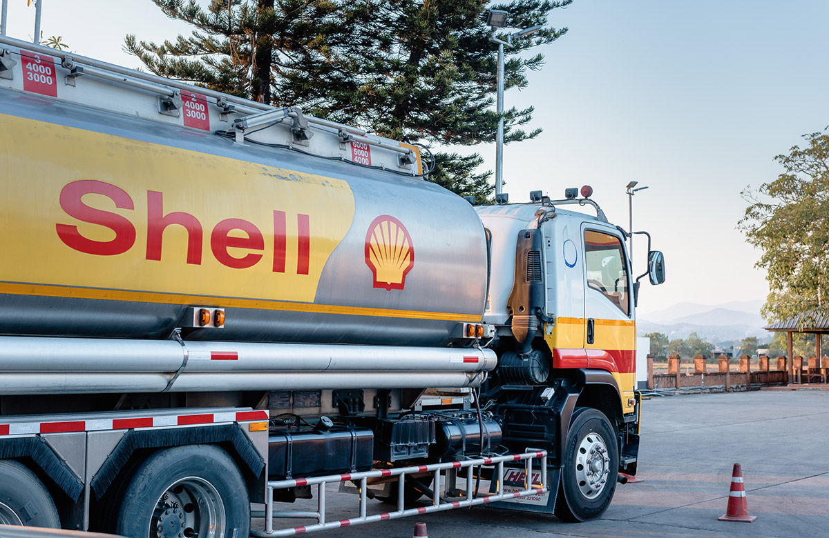 Shell продала свой бизнес в РФ "Лукойлу".