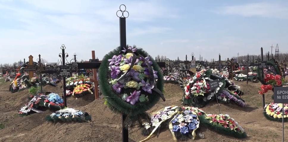 На одном из бельцких кладбищ воруют мраморные надгробия с могил. 