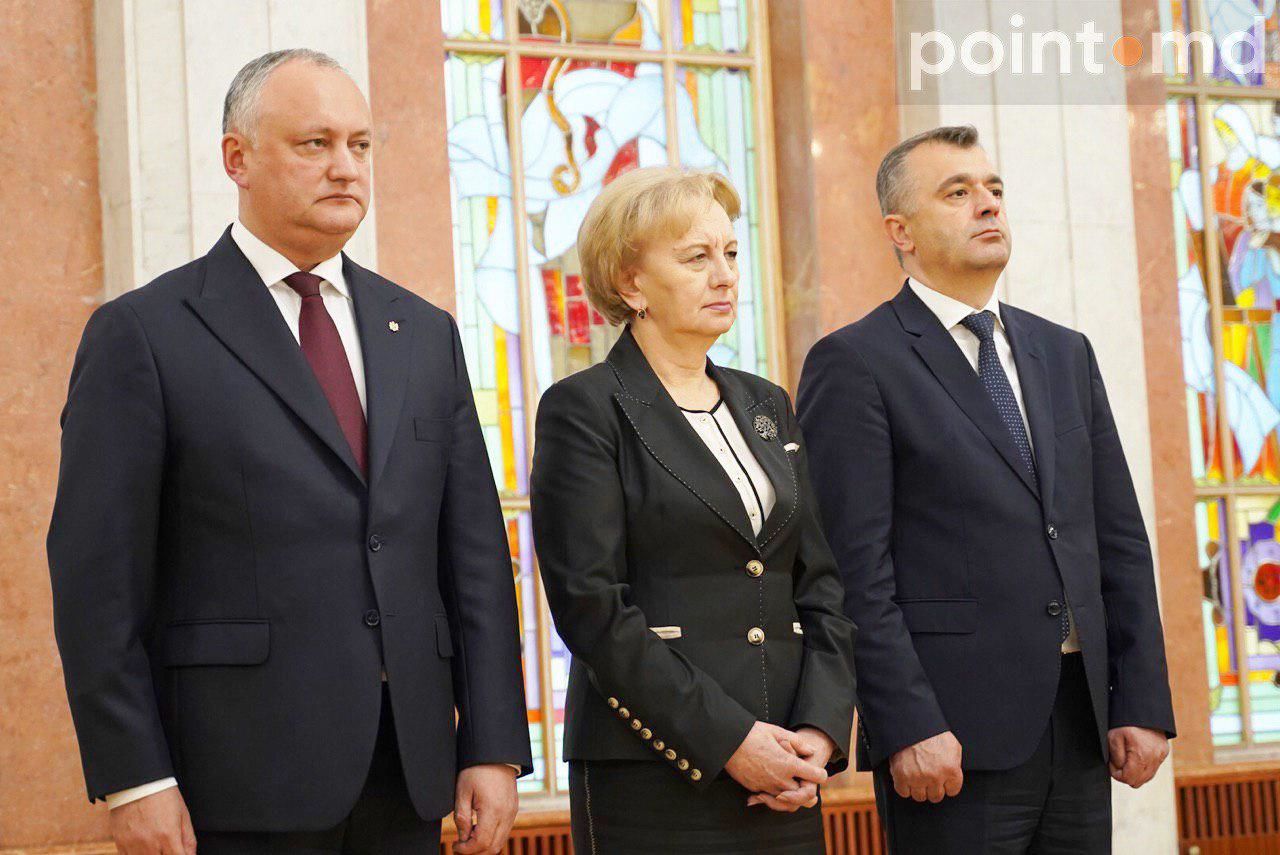 На церемонии присутствовали спикер парламента Зинаида Гречаный и Игорь Додон