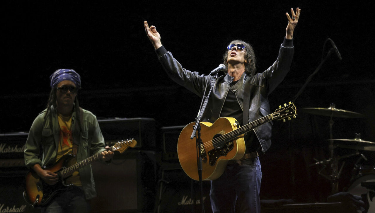 На концертах Oasis задержали 15 человек.