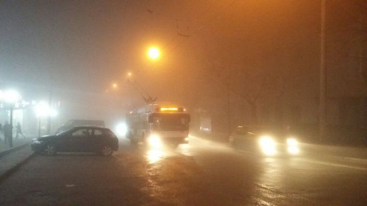 Ceață și vizibilitate redusă: Şoferii, avertizați să circule cu grijă