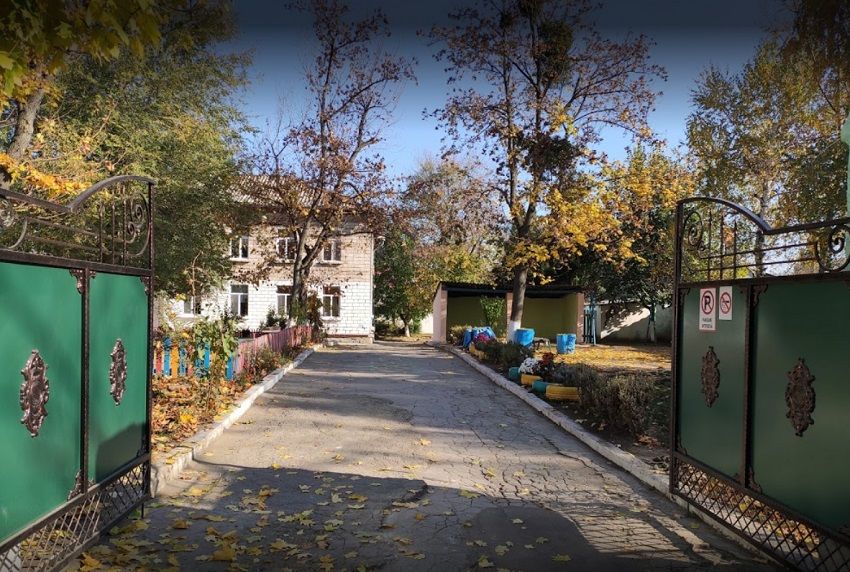 В детском саду в центре столицы все еще отапливаются дровами.