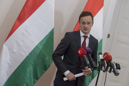Венгрия наложила вето на созыв саммита Украина — НАТО. 