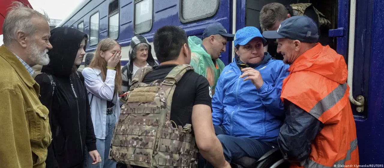В Херсонской области объявили обязательную эвакуацию семей с детьми.