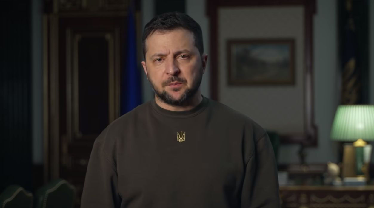 Зеленский: Для Украины снимается табу по поставкам дальнобойных ракет.