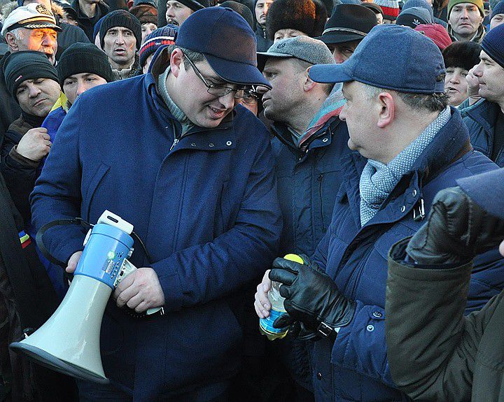 Уcатый: Революция - это праздник. Возьму с собой 4000 девушек.