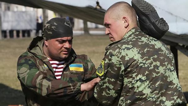 Украина намерена отменить обязательный призыв в армию.
