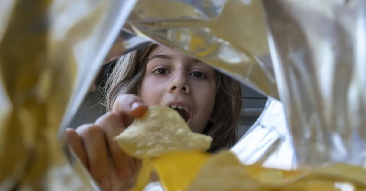 Studiu: Chipsurile, biscuiții și băuturile carbogazoase creează dependență similară cu cea a drogurilor.