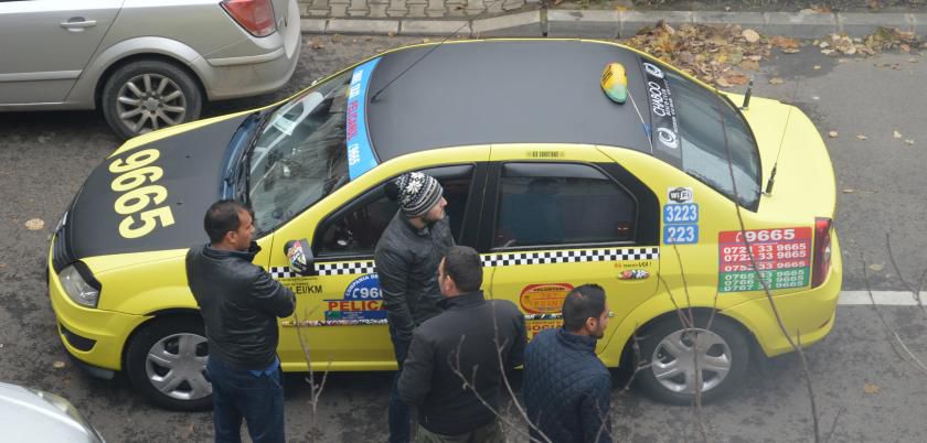 Un taximetrist a dat taxiul unui prieten. Foto: hotnews.ro