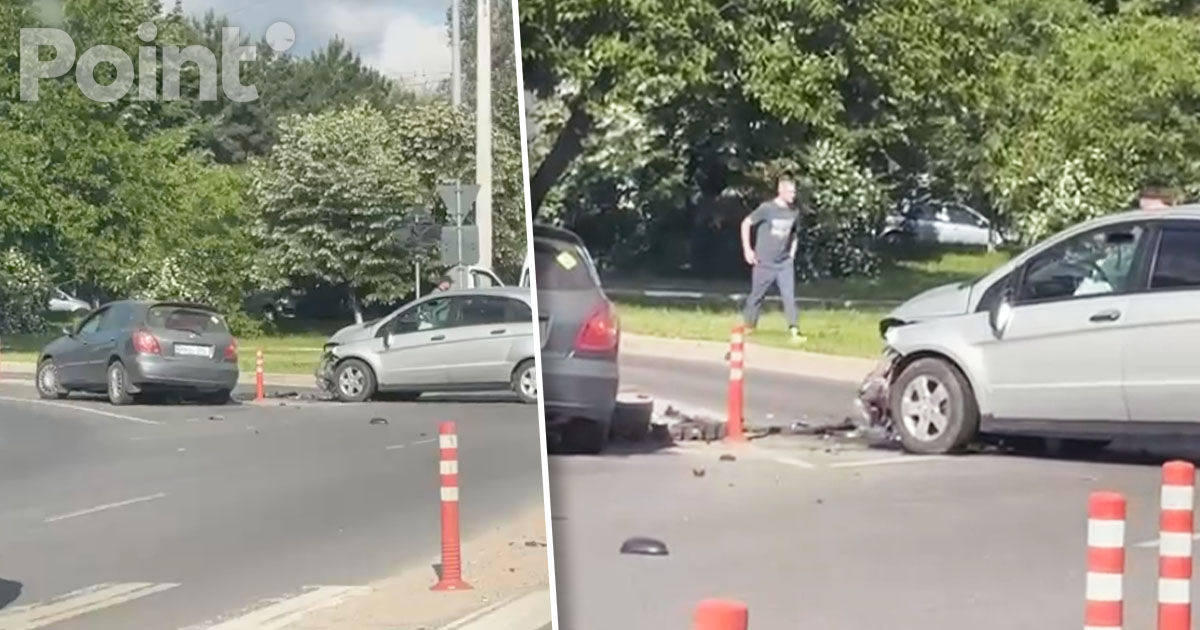 Accident matinal în Capitală: Pasagera unui Mercedes, transportată la spital.