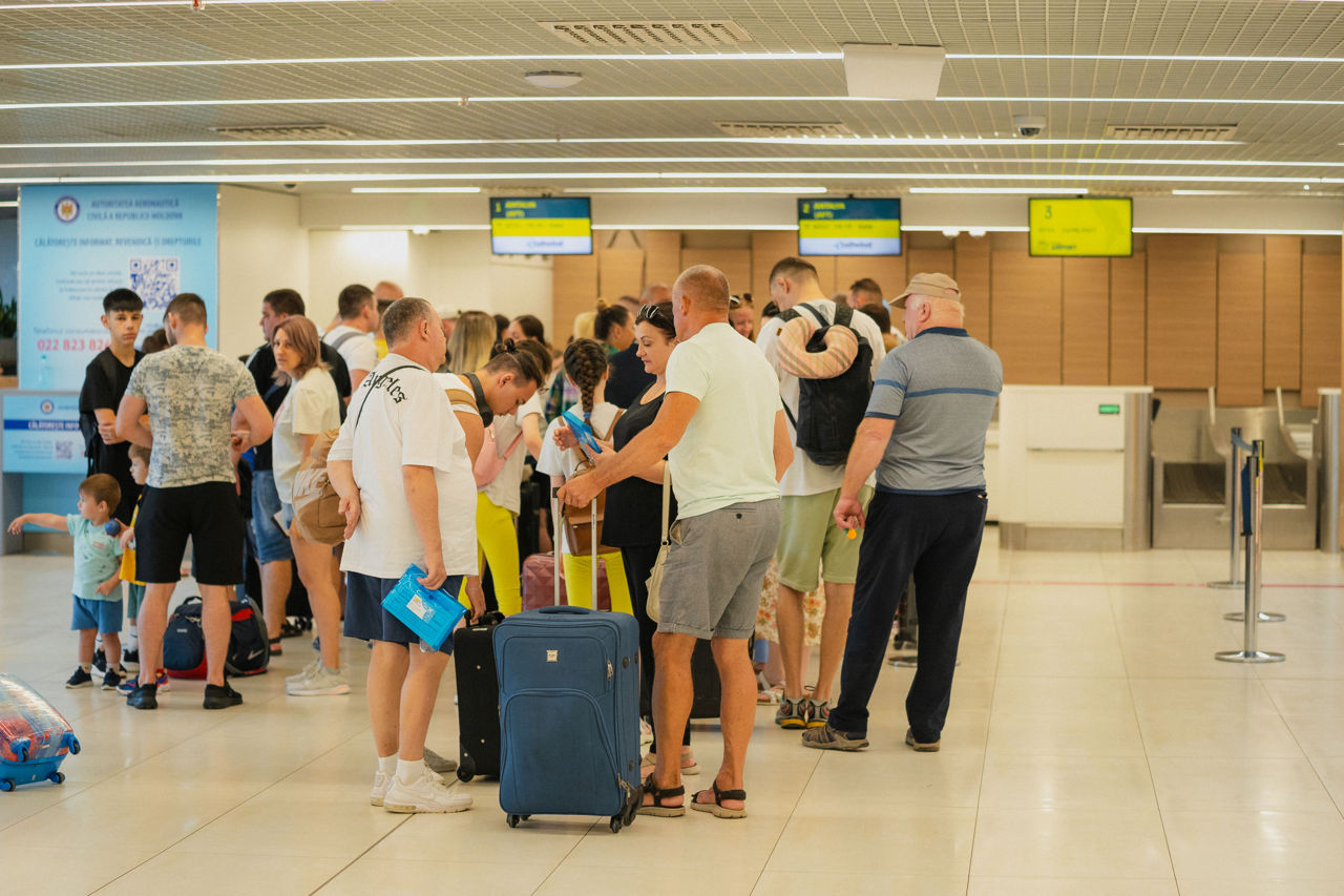 Transportul rutier și aerian stimulează creșterea fluxului de pasageri.
