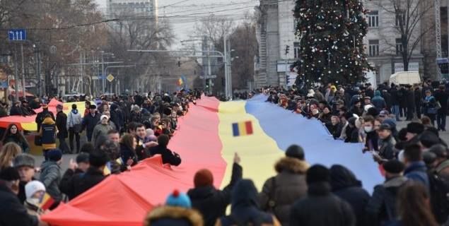 Они развернут 15-метровый триколор и исполнят патриотические песни. Фото: topor.od.ua