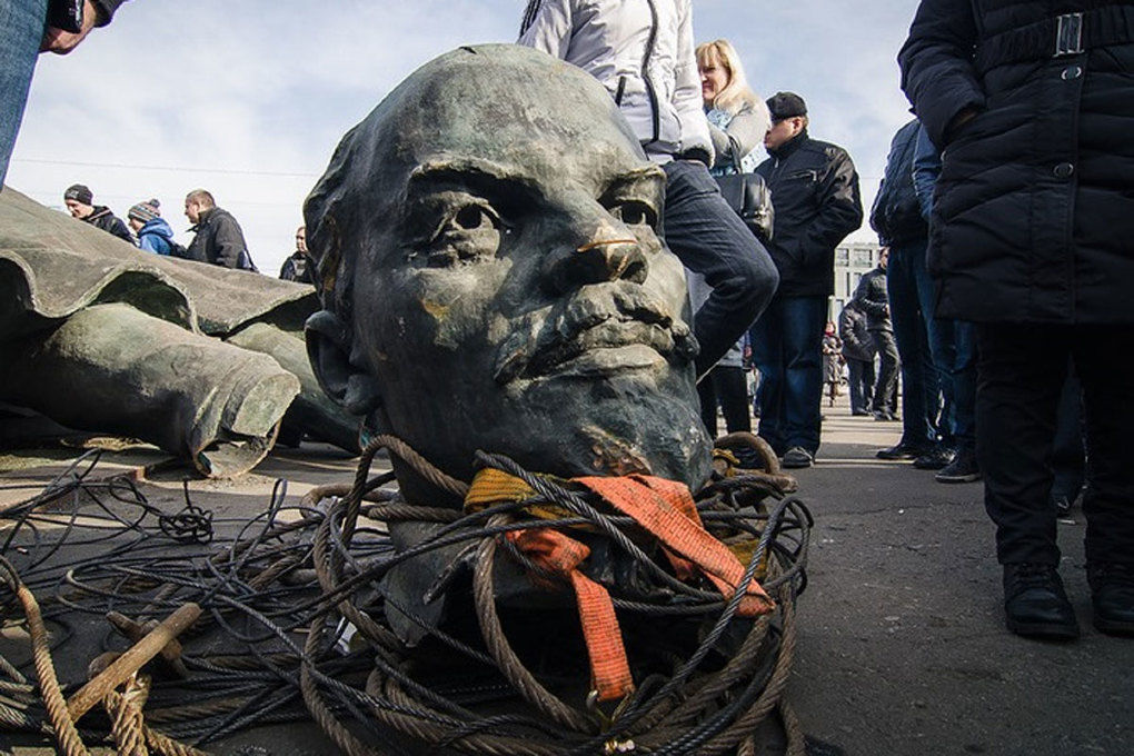 Monumentul lui Lenin de la Fălești a fost găsit rupt în bucăți. 