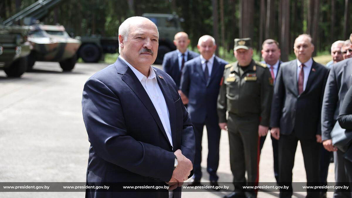 Лукашенко: У меня нет озлобленности к Зеленскому, он не знает, что творит.