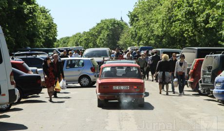 Şoferii a căror maşini sunt dezasamblate riscă să fie amendaţi. Foto: jurnal.md