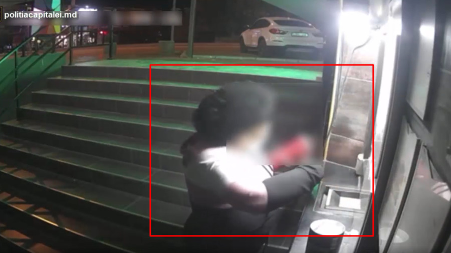 В Кишиневе задержали двух фальшивомонетчиков, пустивших в оборот 2400 поддельных долларов.
